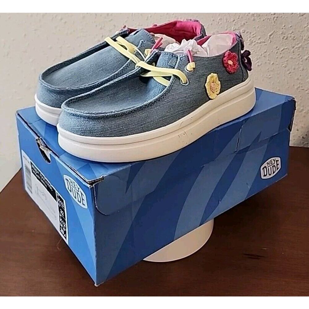 Hey Dude Wendy Youth Rise Crochet Dahlia New/Tags/Box